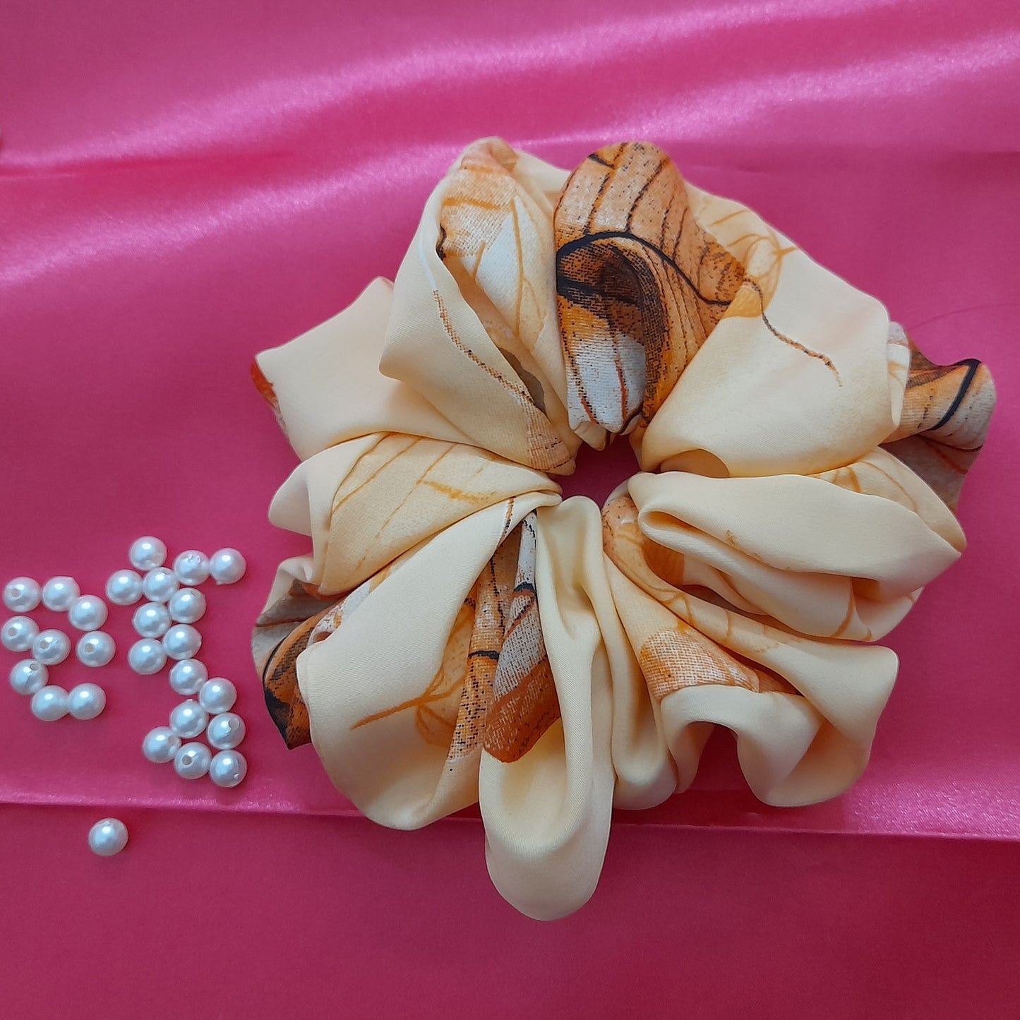 Flowery-zest chiffon Scrunchie