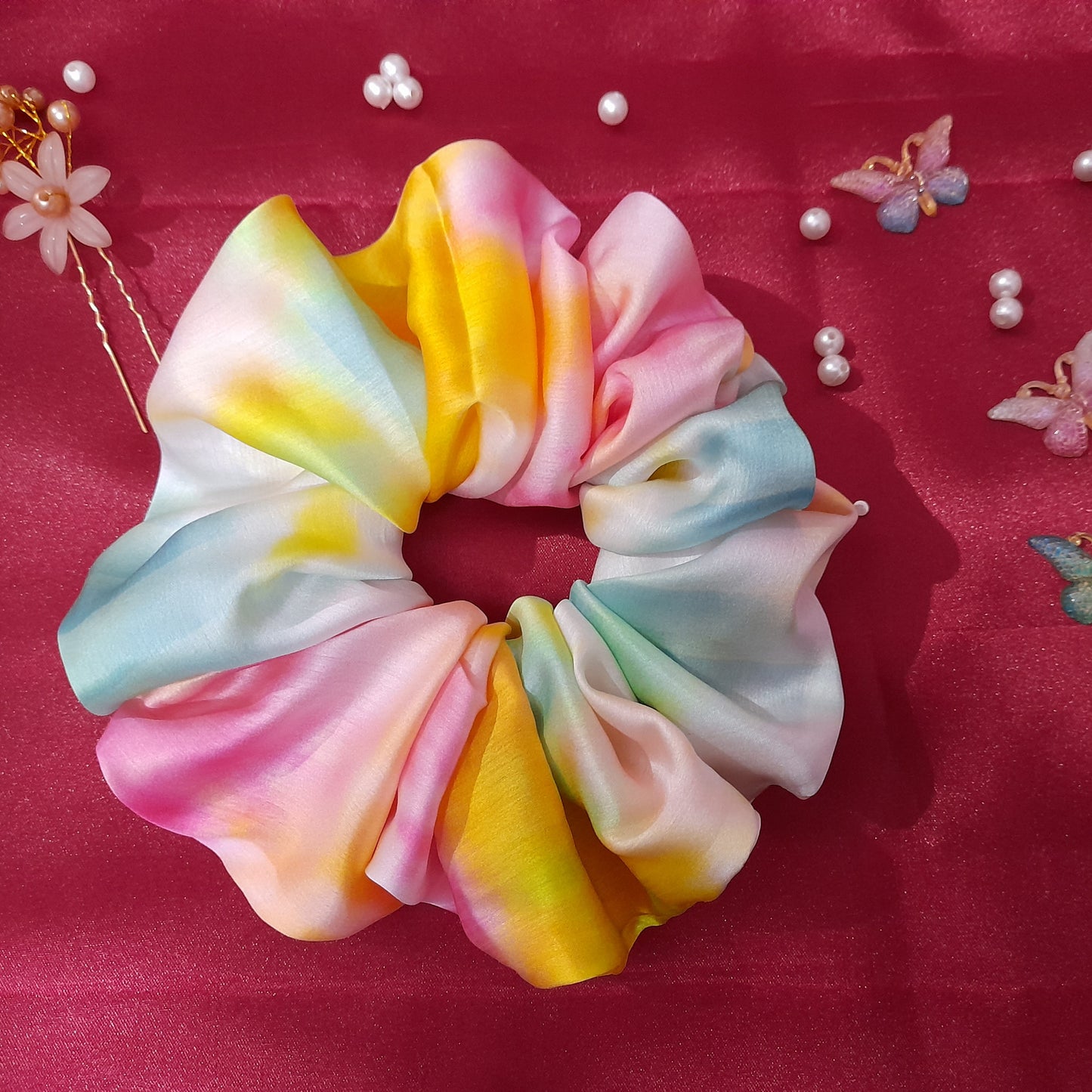 Bubbly satin scrunchie